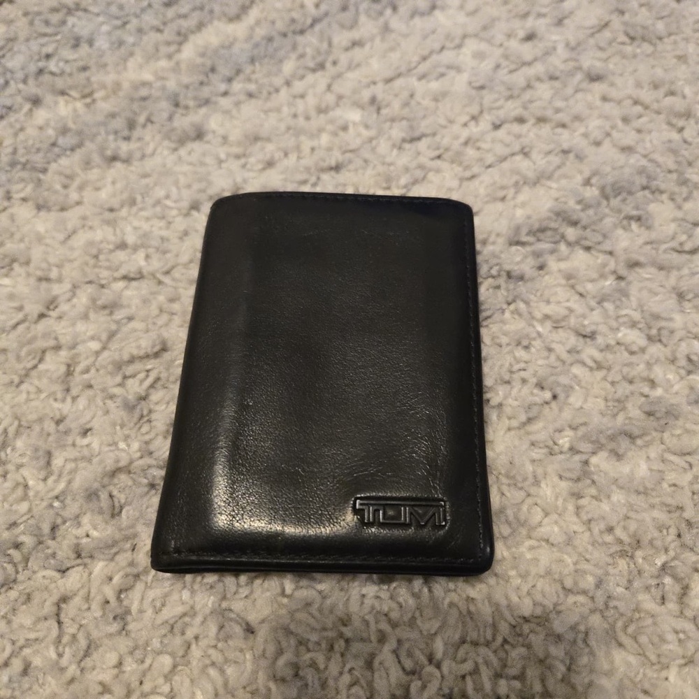 Tumi Wallet Leather Black Bi Fold